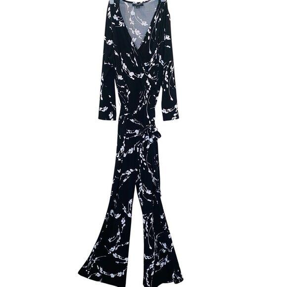 Alfani Printed Faux Wrap Surplice Tie Waist Wide Leg Jumpsuit Black White Small - Picture 1 of 4